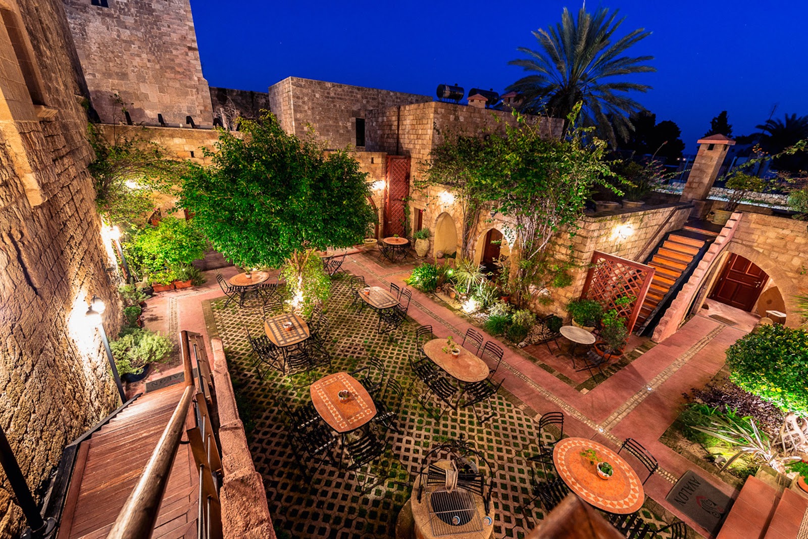 10GR Boutique Hotel & Wine Bar