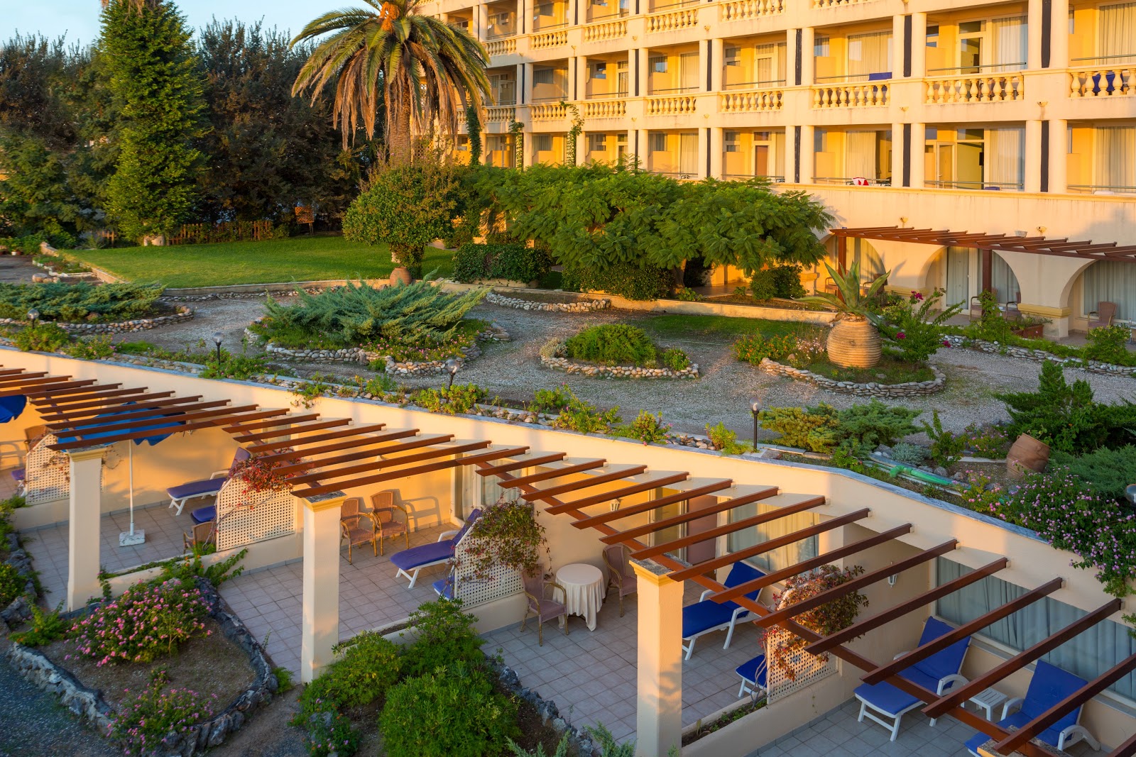 Acanthus Blue Hotel