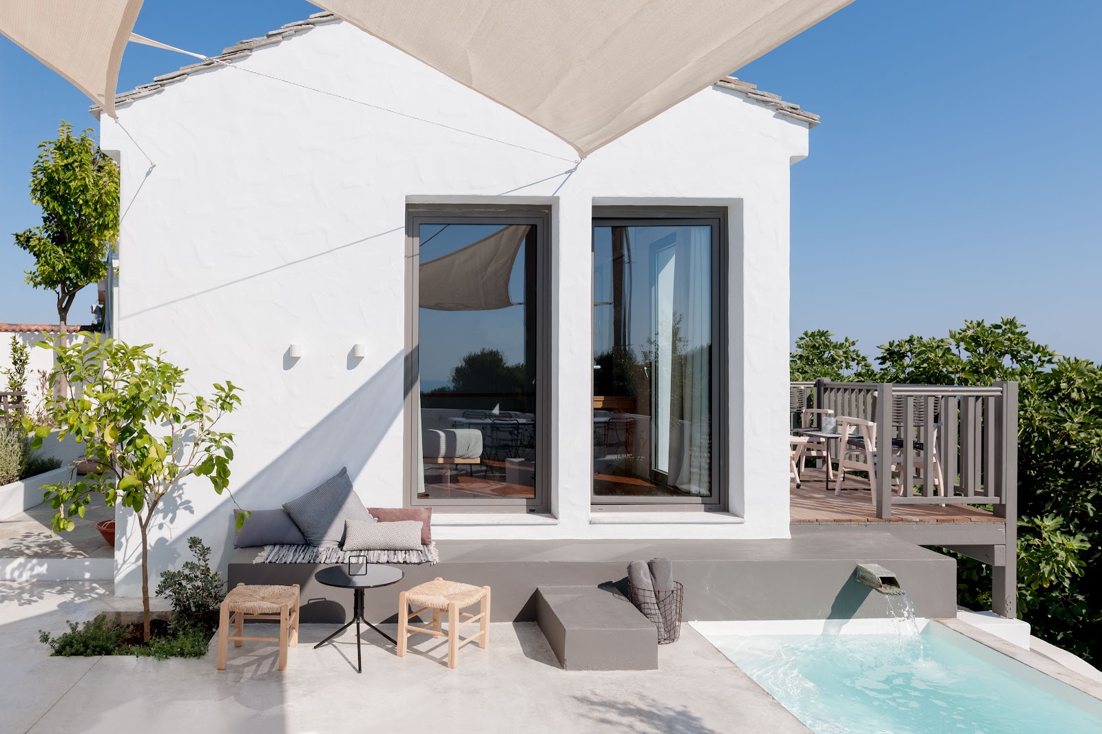 Aletri Swim Up Boutique Hotel