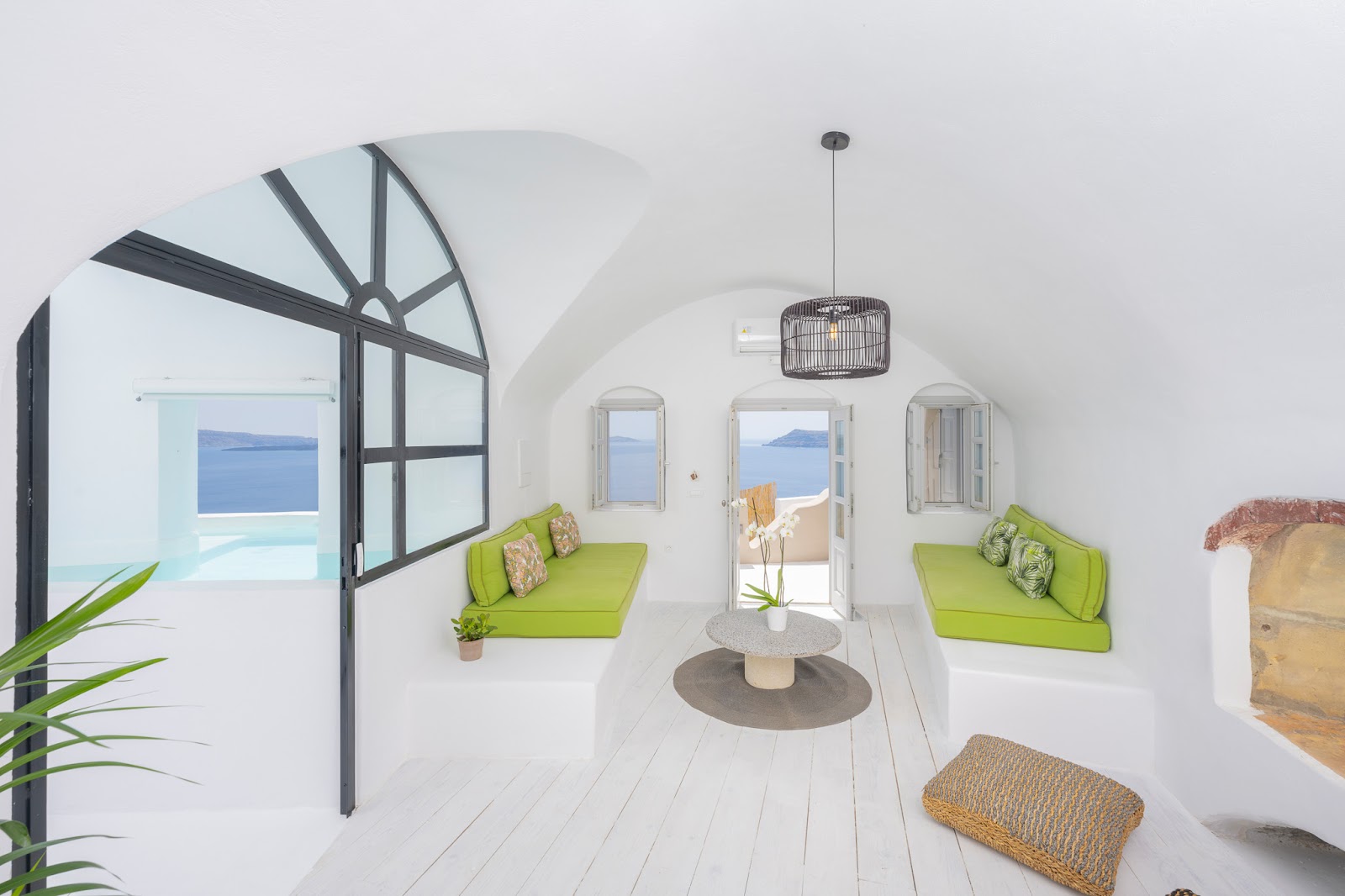 Alexander's Suites