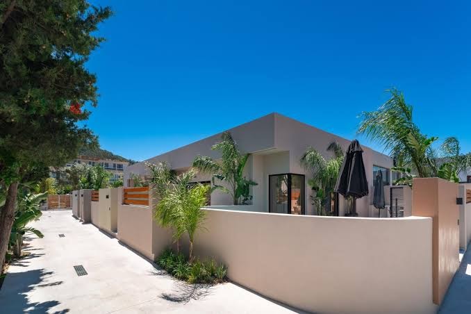 alma luxury villas
