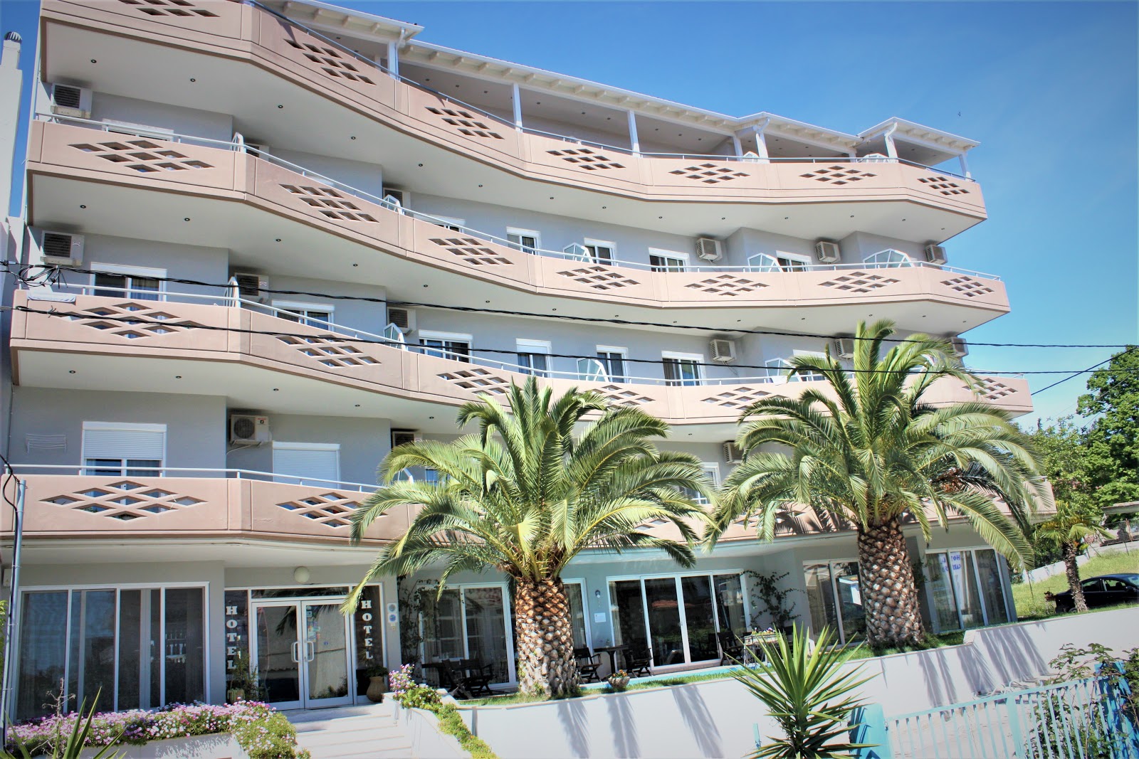 Arias Apartments