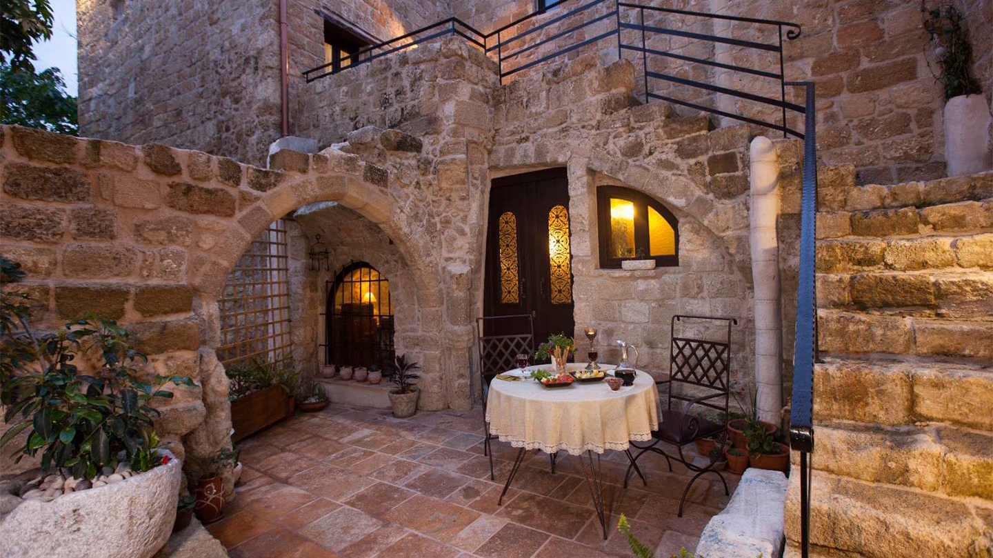 Arthur Suites