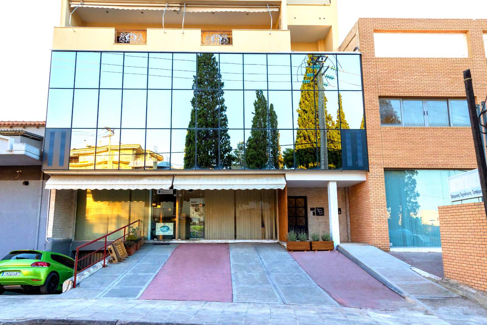 Deus apartments Athens Airport