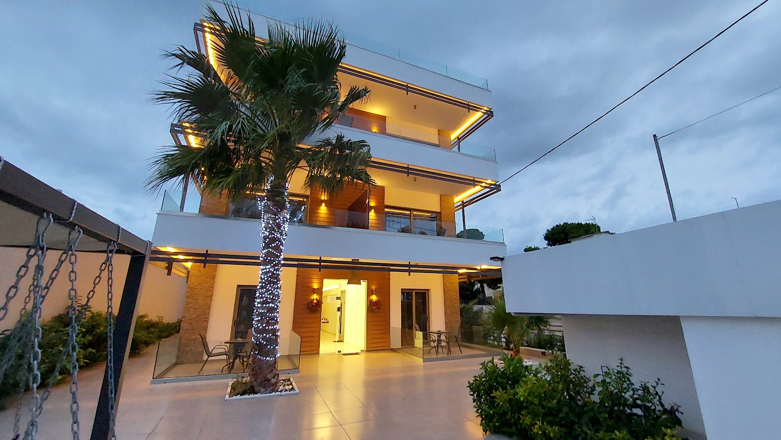 FINIKAS House