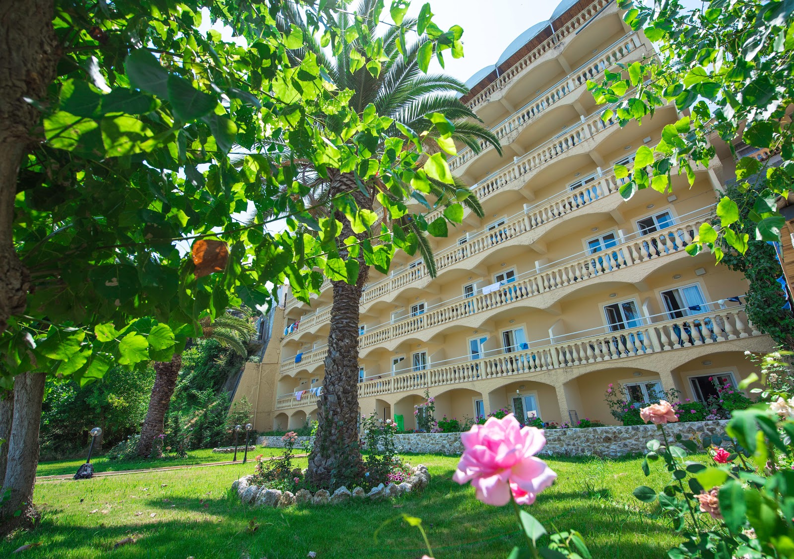 Fouxia Apartments And Studios