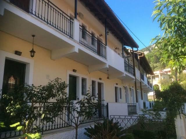 Loutrouvia hotel
