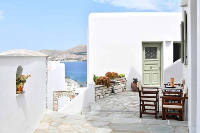 Manos Hotel