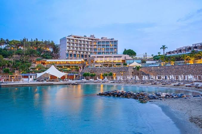 Minos Beach Art Hotel