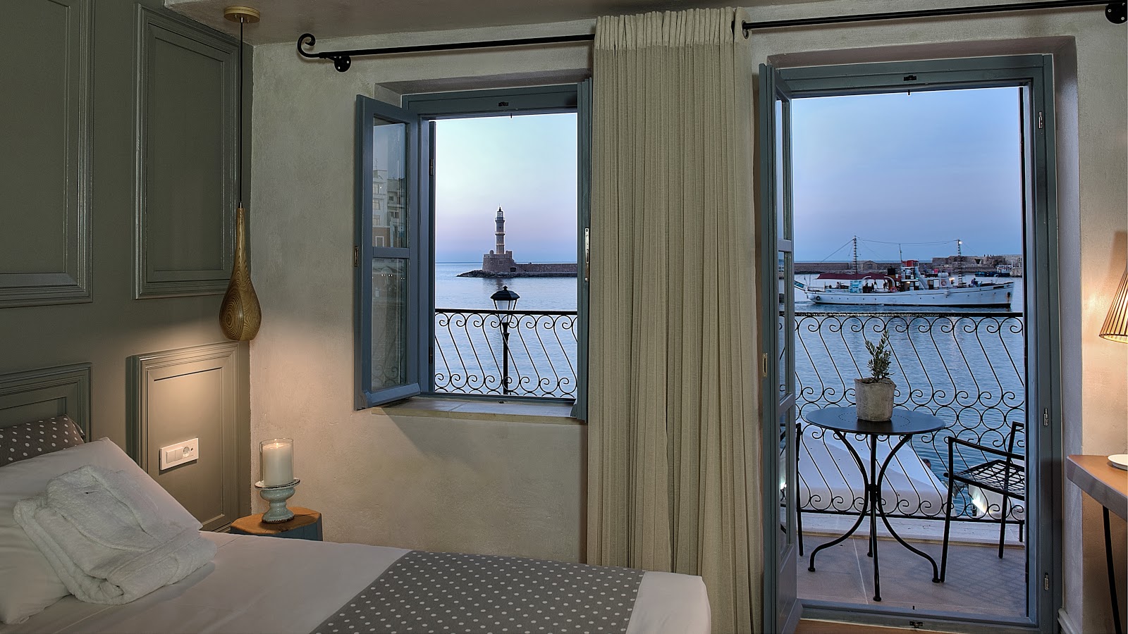 Mosaic Venetian Harbour Suites
