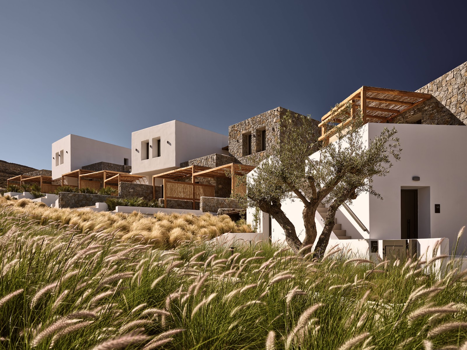 MYKONIAN LEISURE VILLAS & SUITES