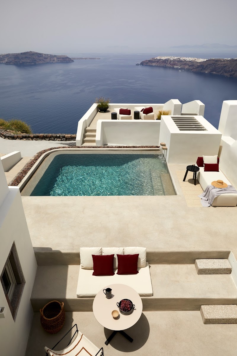 N RO Boutique Hotel