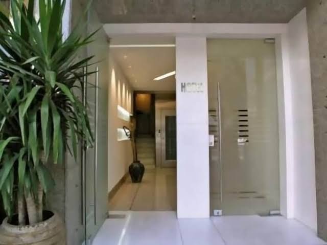 Nicholas Point Apartments and Rooms