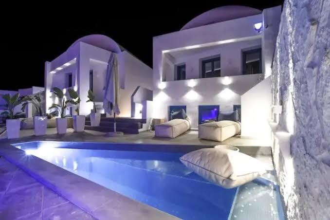 Noir Santorini Boutique Hotel