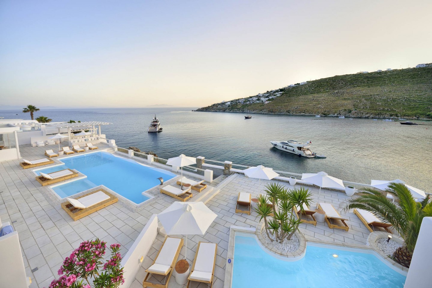 Psarou Beach Hotel