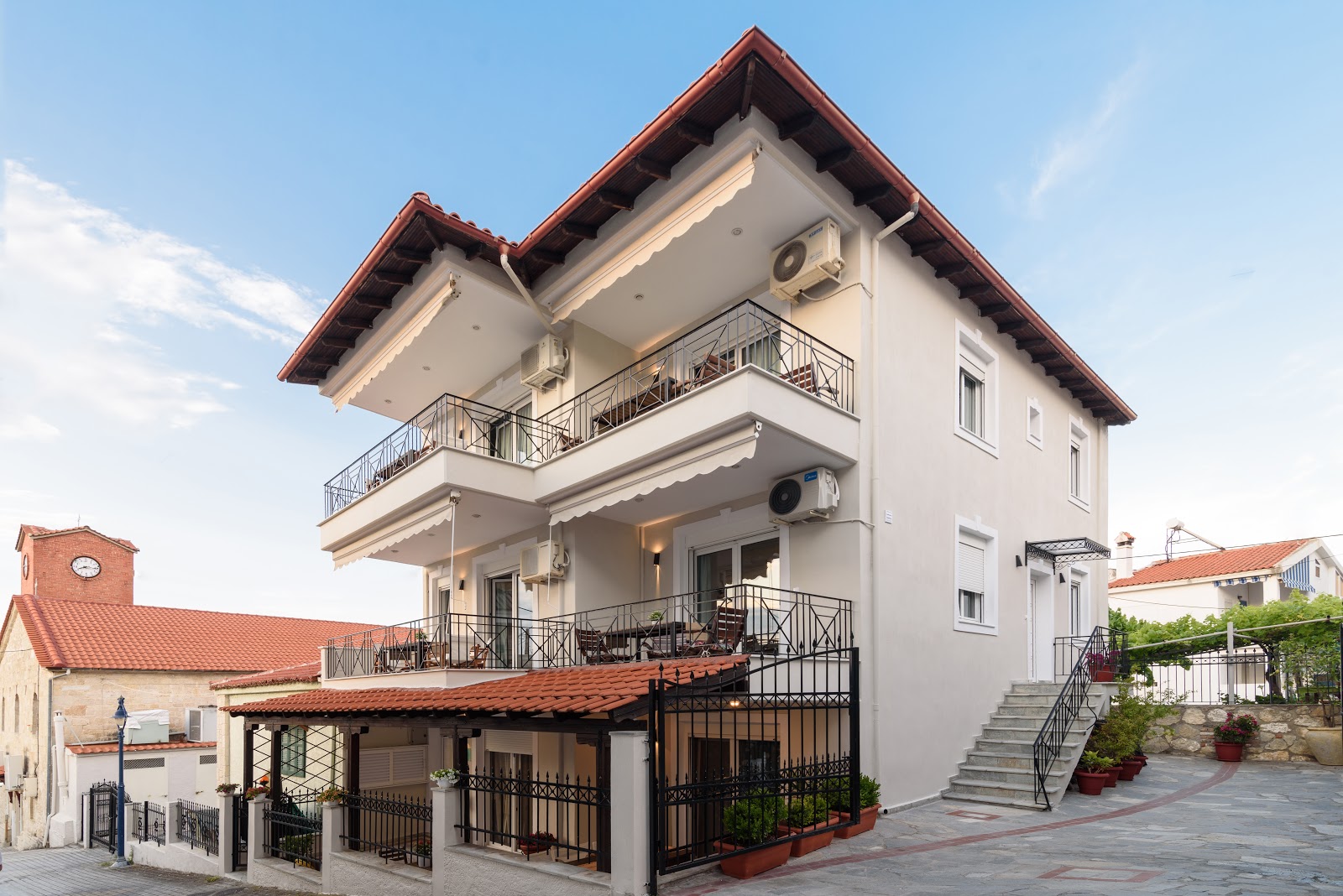 Sea Level Hotel