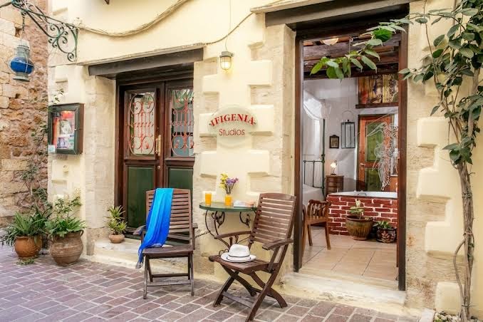 Smaragdi Rooms | Venetian Harbor