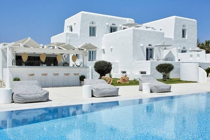 Surfing Beach Paros (Village/Camping)