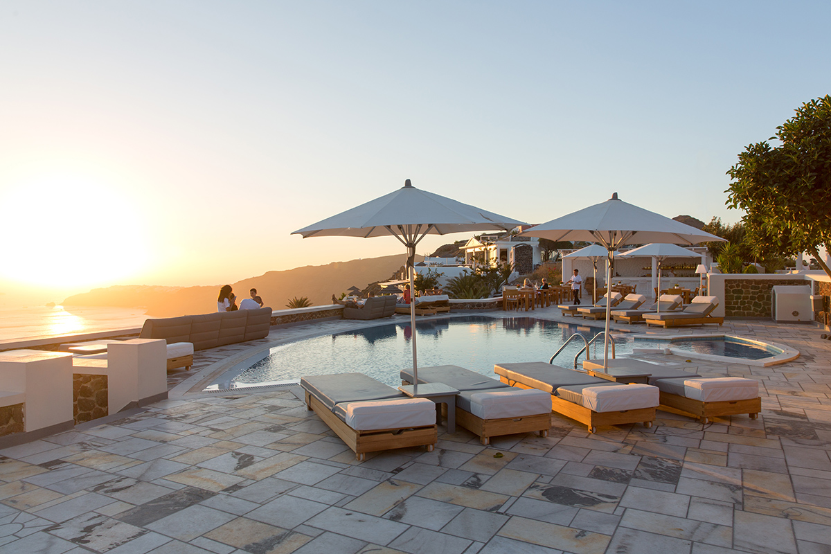 Theano Cave Suites & Villas