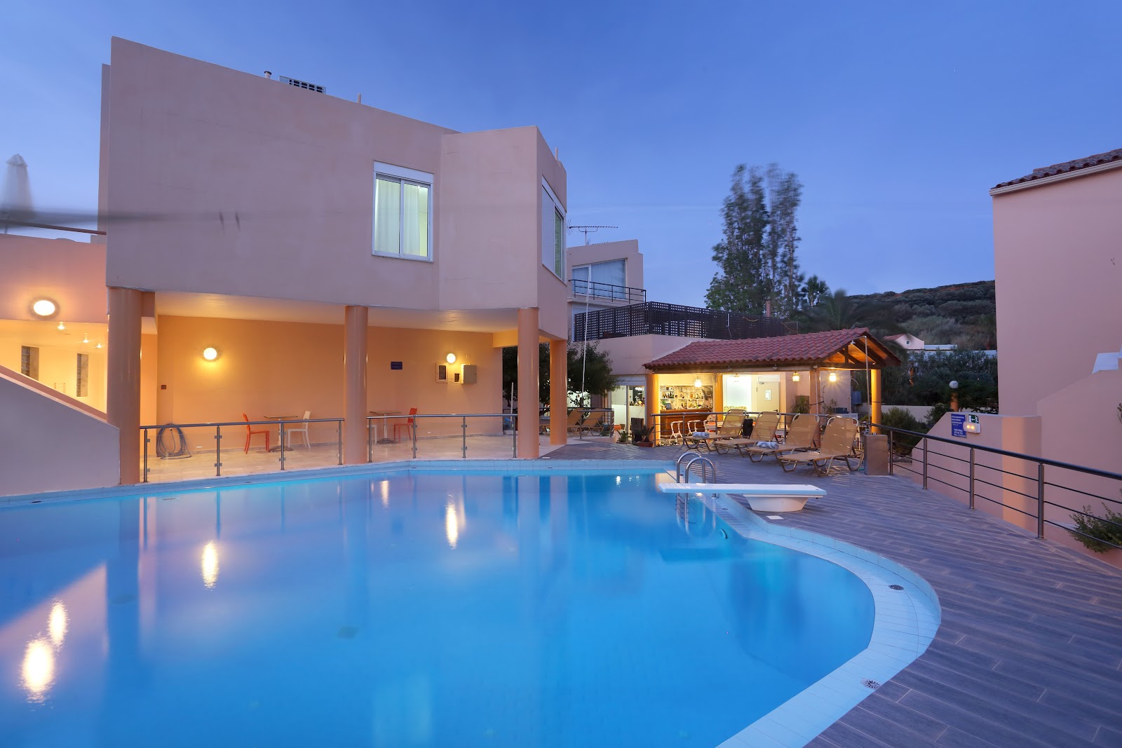 Theos Holidays Apartments