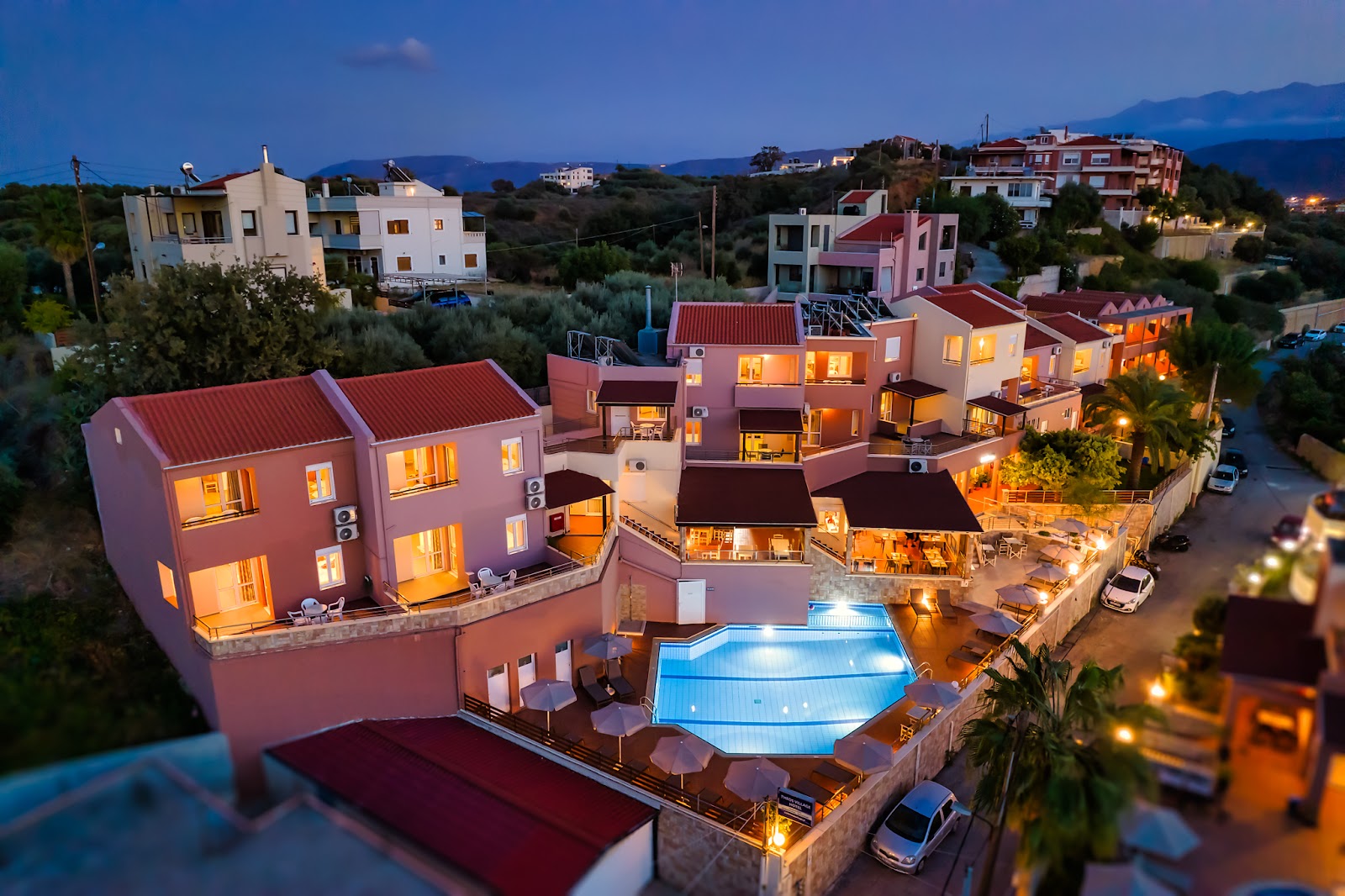 Theos Holidays Apartments
