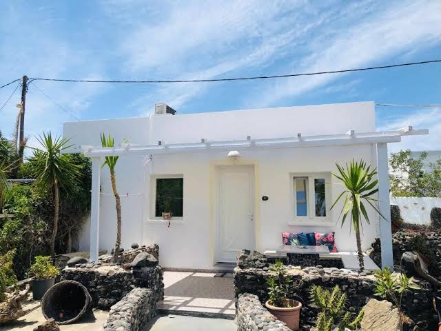 Villa Pelekanos santo