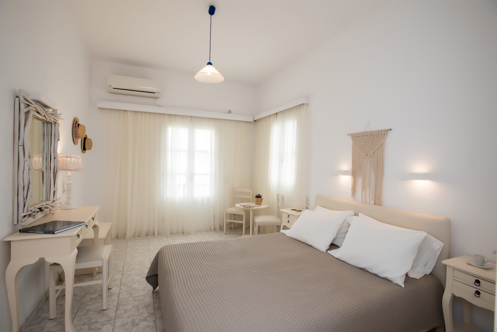 Vouniotis rooms