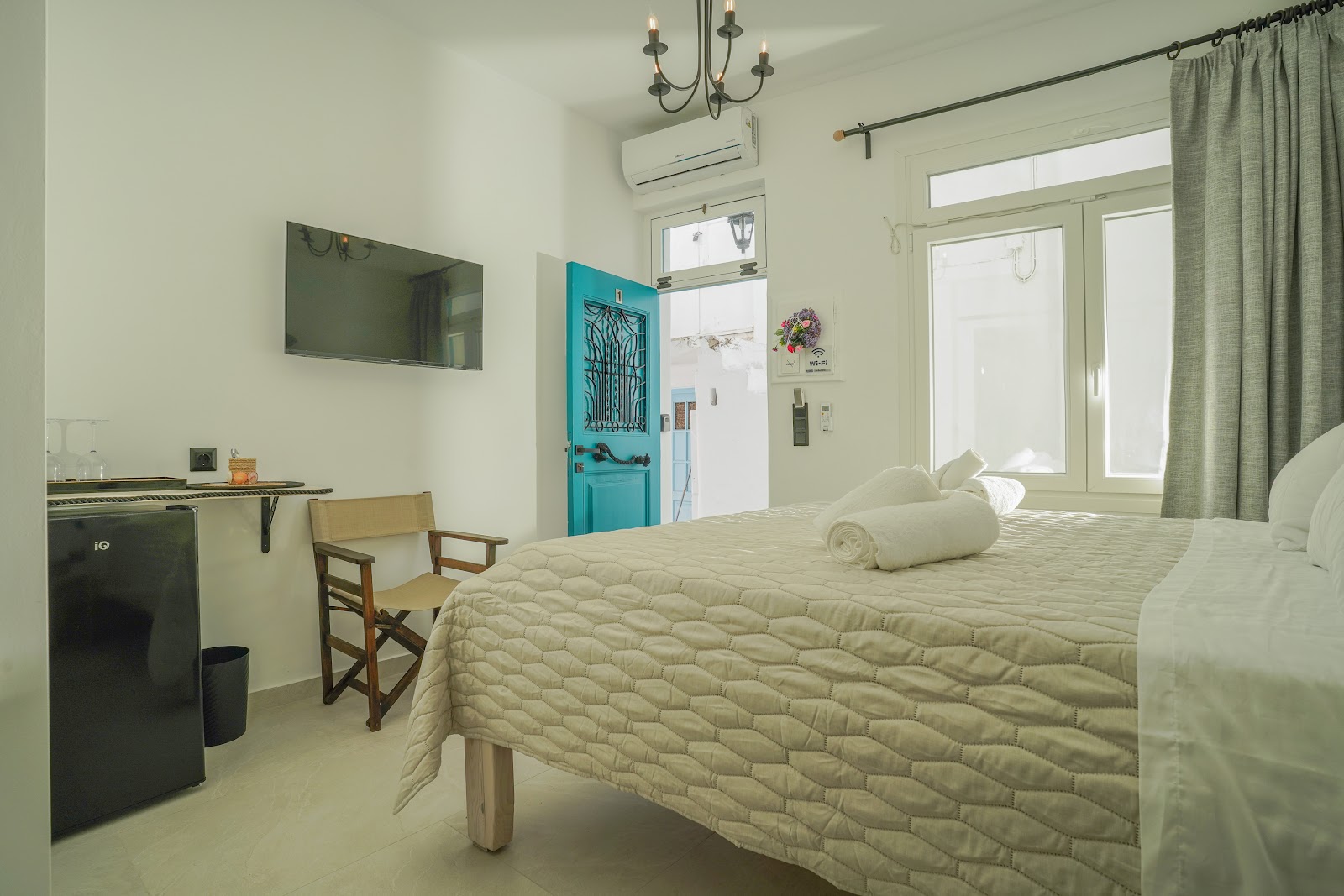 White rooms mykonos town