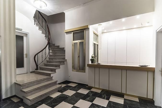 Zeus Hostel